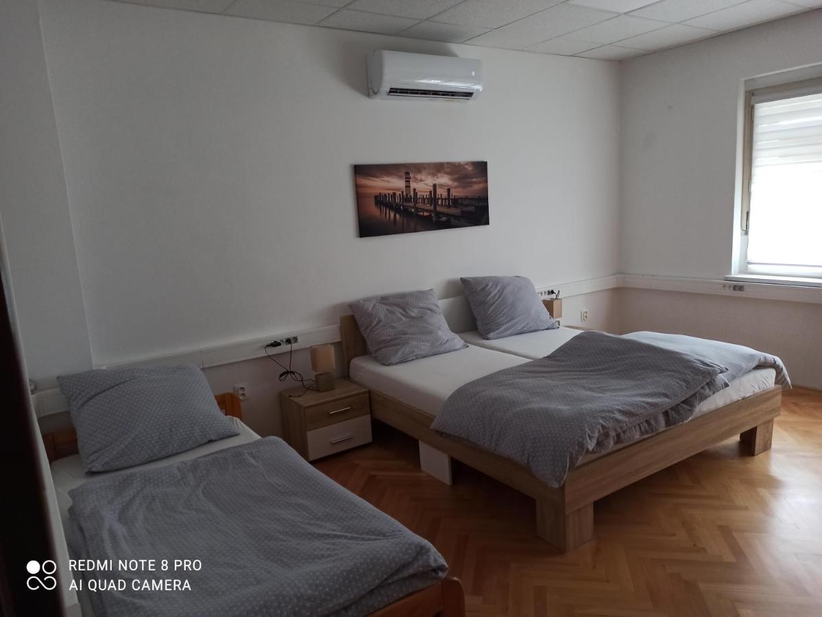 Apartmanovy Dom Stummerova Topoľčany Dış mekan fotoğraf